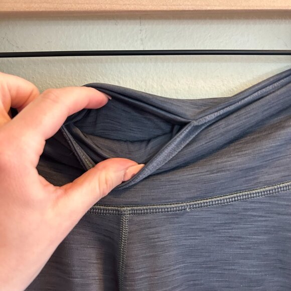 Under Armour Cold Gear Leggings Grey Womens Size Small Space Dye Pocket Pants - Picture 3 of 8